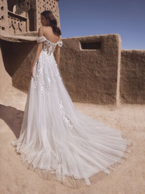 riley moderne, trägerlose a linie mit spitze und glitzer