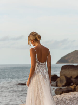 jenica a linie mit spaghettiträgern, v ausschnitt und spitze