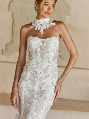 leith figurbetontes brautkleid mit all over spitze und 3d blüten