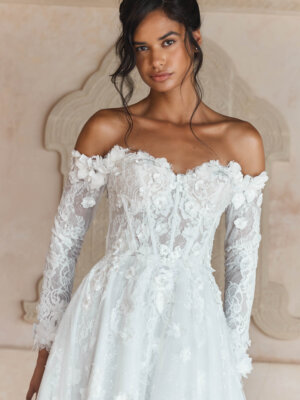 lucia brautkleid mit herzausschnitt, 3d blüten und Ärmeln