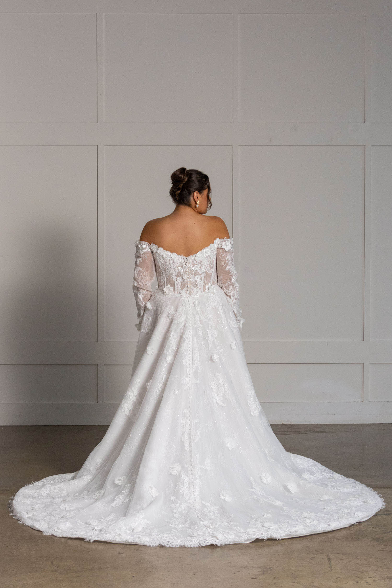 lucia brautkleid mit herzausschnitt, 3d blüten und Ärmeln lucia brautkleid mit herzausschnitt, 3d blüten und Ärmeln