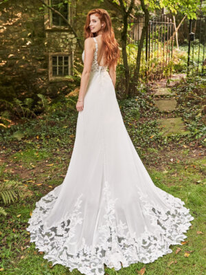 bonnie fließendes brautkleid mit spitze im oberteil und auf der schleppe