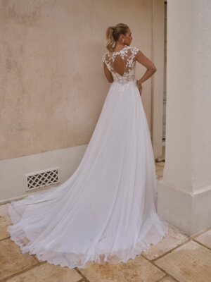 cleo fließendes brautkleid mit schlüsselloch rücken und spitze