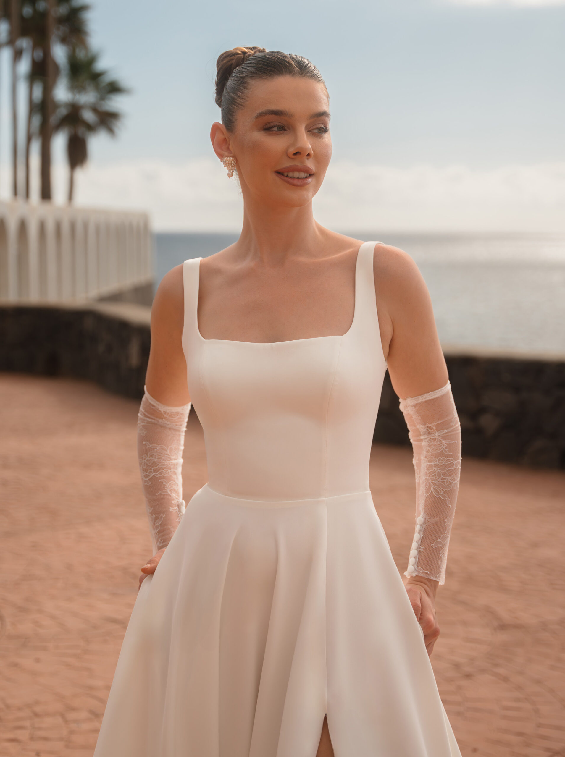 ida schlichtes brautkleid mit geradem ausschnitt und schlitz ida schlichtes brautkleid mit geradem ausschnitt und schlitz