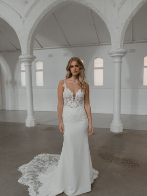 samson figurbetontes brautkleid mit matter spitze und trägern