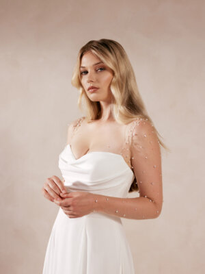 keana schlichtes brautkleid mit herzausschnitt und schlitz