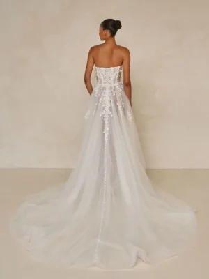 waite brautkleid mit geradem ausschnitt und 3d spitze