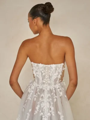 waite brautkleid mit geradem ausschnitt und 3d spitze