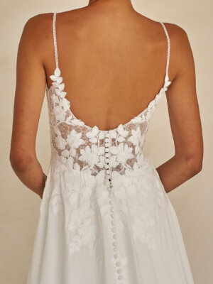 whyte leichtes brautkleid mit spitze und langer schleppe