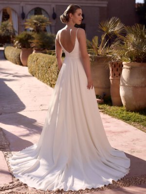 lucian schlichtes brautkleid mit cutouts und trägern