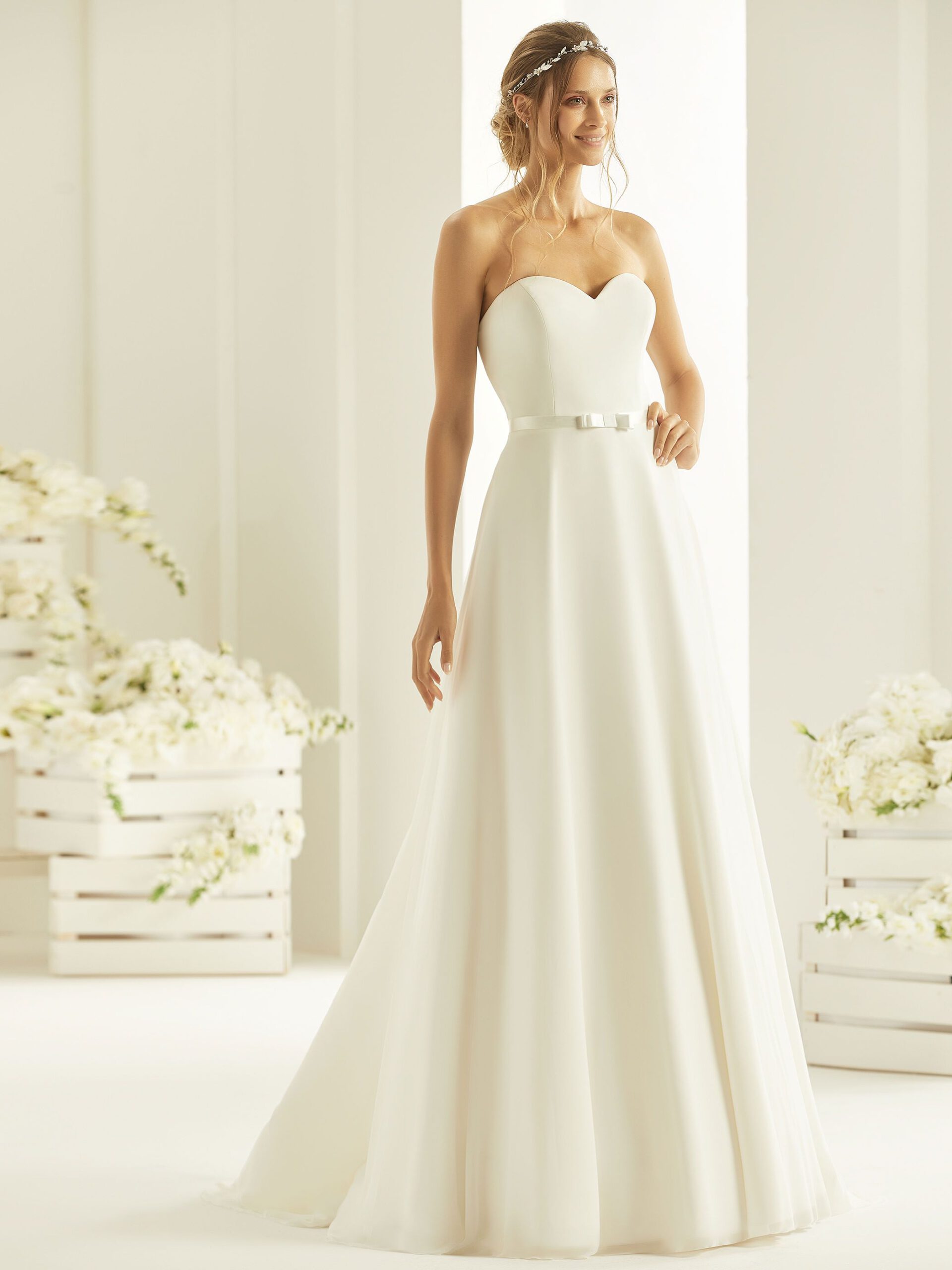 hannah schlichtes brautkleid mit herzausschnitt hannah schlichtes brautkleid mit herzausschnitt