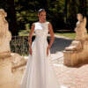 cleanes Brautkleid hochgeschlossen und glattem Rock