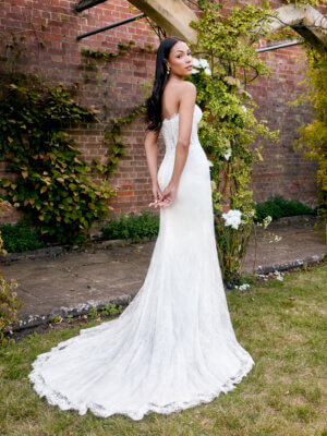 Fit-and-Flare Brautkleid mit Spitze, Herz-Ausschnitt und abnehmbaren Ärmeln