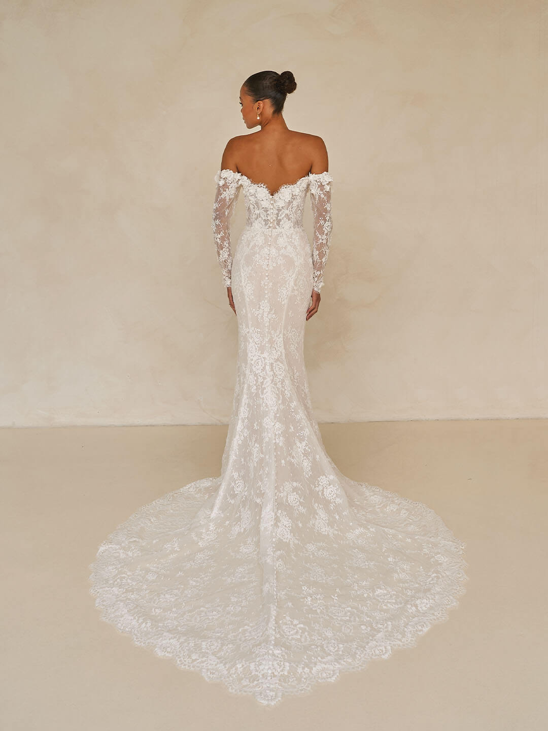 Fit and Flare Brautkleid mit Spiitze und Glitzer in Cuxhaven und nahe Stade.