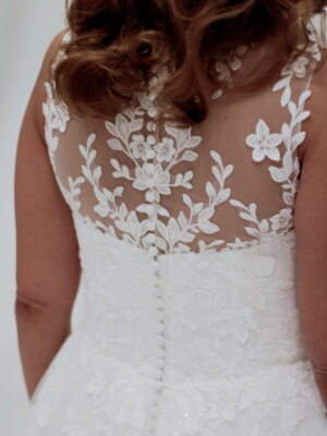 a linien brautkleid curvy knopfleiste spitze glitzer oldenburg
