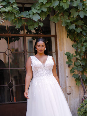 curvy brautkleid v ausschnitt spitzen bestickungen softtuell bremerhaven