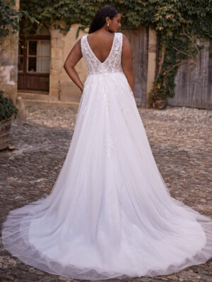 hochzeitskleid curvy tiefer ruecken schleppe bremen
