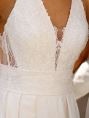 spitzen brautkleid satin rock v ausschnitt cutouts westerstede
