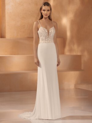 Romantische Braut-Corsage im Boho-Stil mit floraler Spitze, tiefem Plunge-Ausschnitt und Spaghettiträgern, exklusiv erhältlich in Cuxhaven.