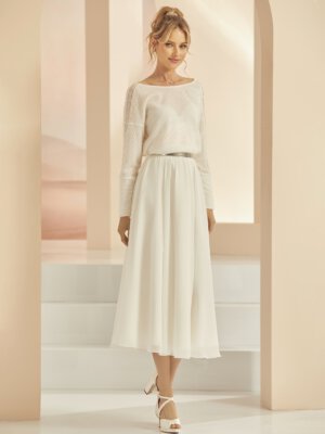 Romantischer Brautrock im A-Linien-Stil mit hoher Taille, feiner Bundraffung und eleganter Schleppe, exklusiv erhältlich in Cuxhaven.